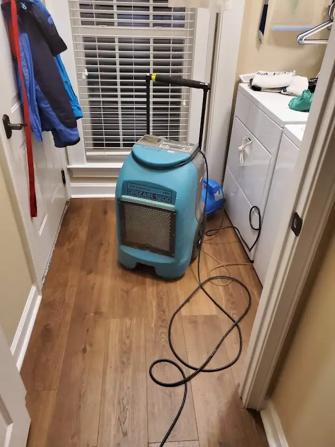 Commercial dehumidifier deployed for Flood Damage Cleanup in Jacinto City